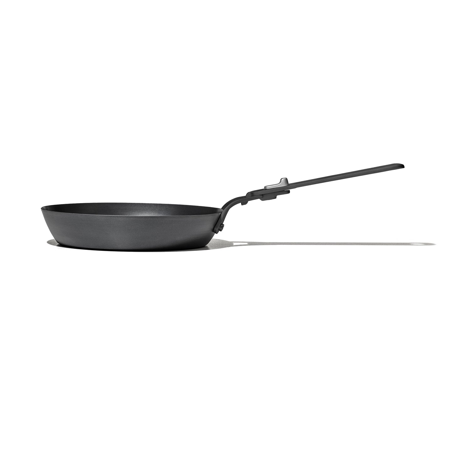 carbon-steel-with-removable-handle-8in-pan-o8 od__2059660001__8incarbonsteelpan_77_rgb.jpg