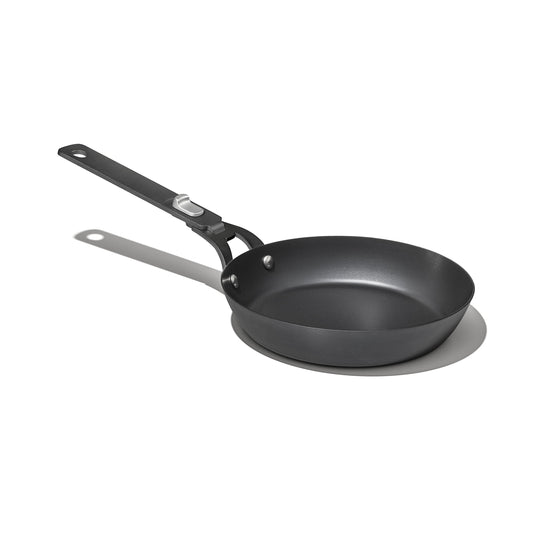 carbon-steel-with-removable-handle-8in-pan-o8 od__2059660001__8incarbonsteelpan_78_rgb.jpg