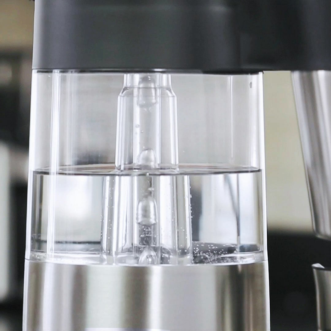 9-cup-coffee-maker-e7 on_8710100_water-tank_1.jpg
