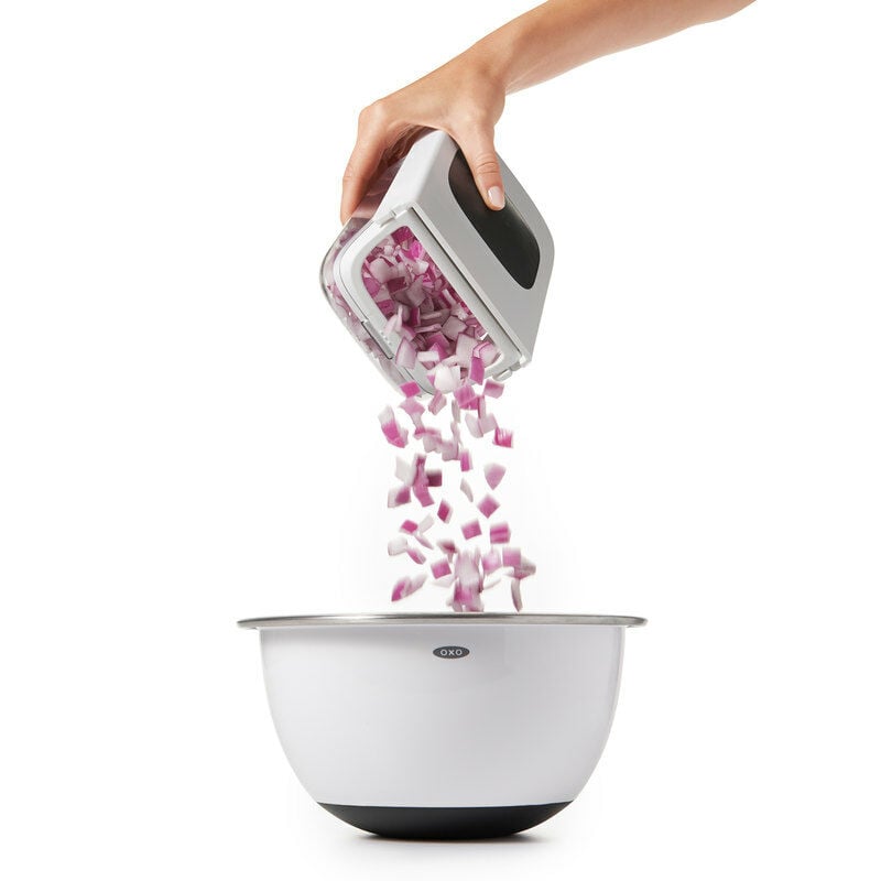 vegetable-chopper-with-easy-pour-opening-g3 onion_4.jpg