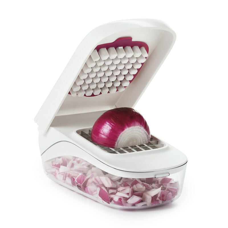 vegetable-chopper-with-easy-pour-opening-g3 onion_6.jpg