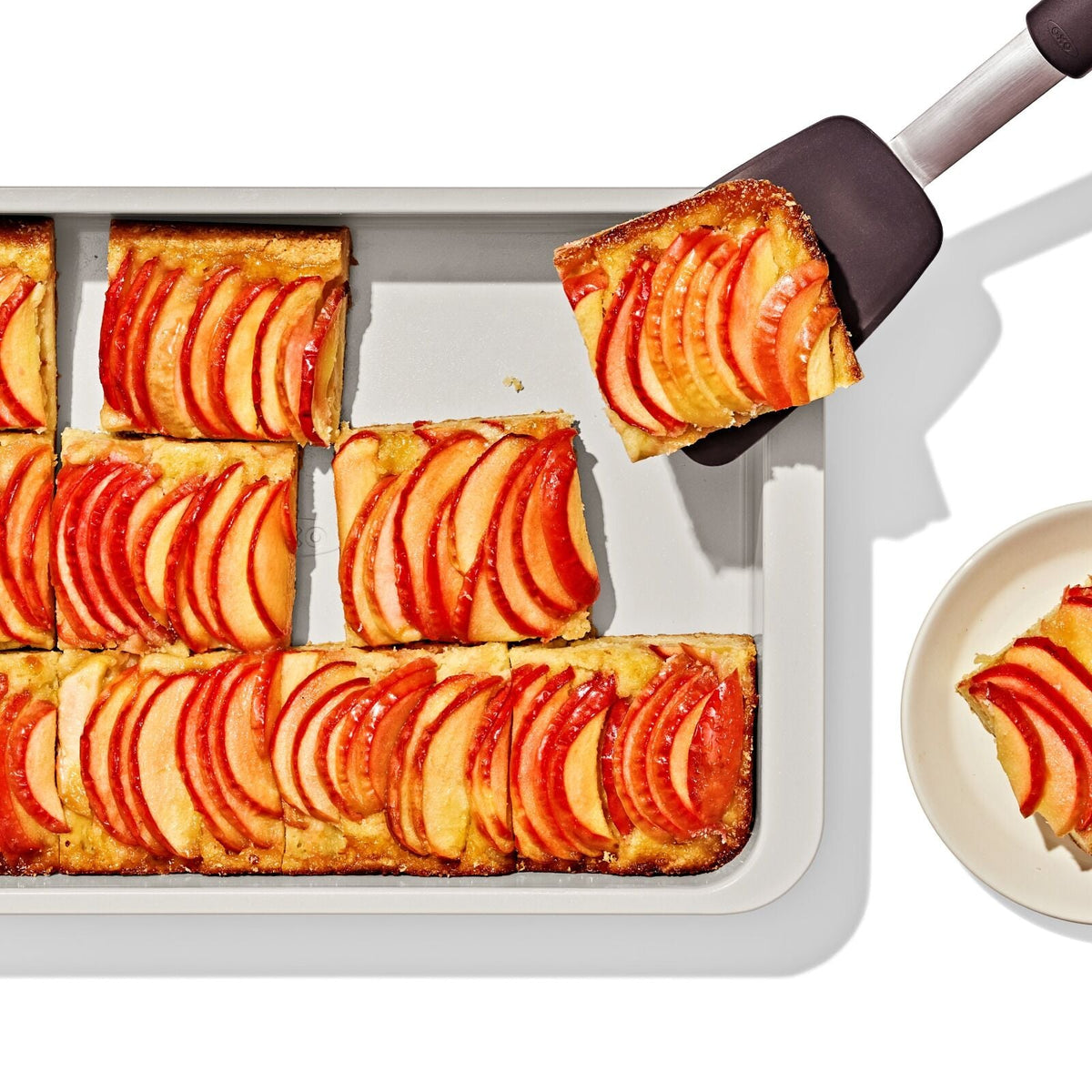 non-stick-pro-ceramic-coated-metal-bakeware-9-x-13-cake-pan-storm-blue-t9 oxo_9x13-cake-pan_pdp_03.jpg