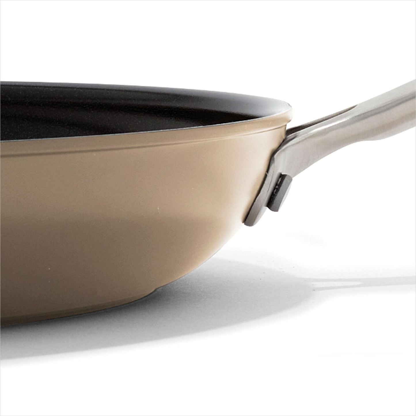 oxo-enhanced-non-stick-12-inch-frypan-with-lid-q1 oxo_cc010460-001_enhanced-nonstick-12in-fry-pan-lid-biscuit_pdp_03.jpg