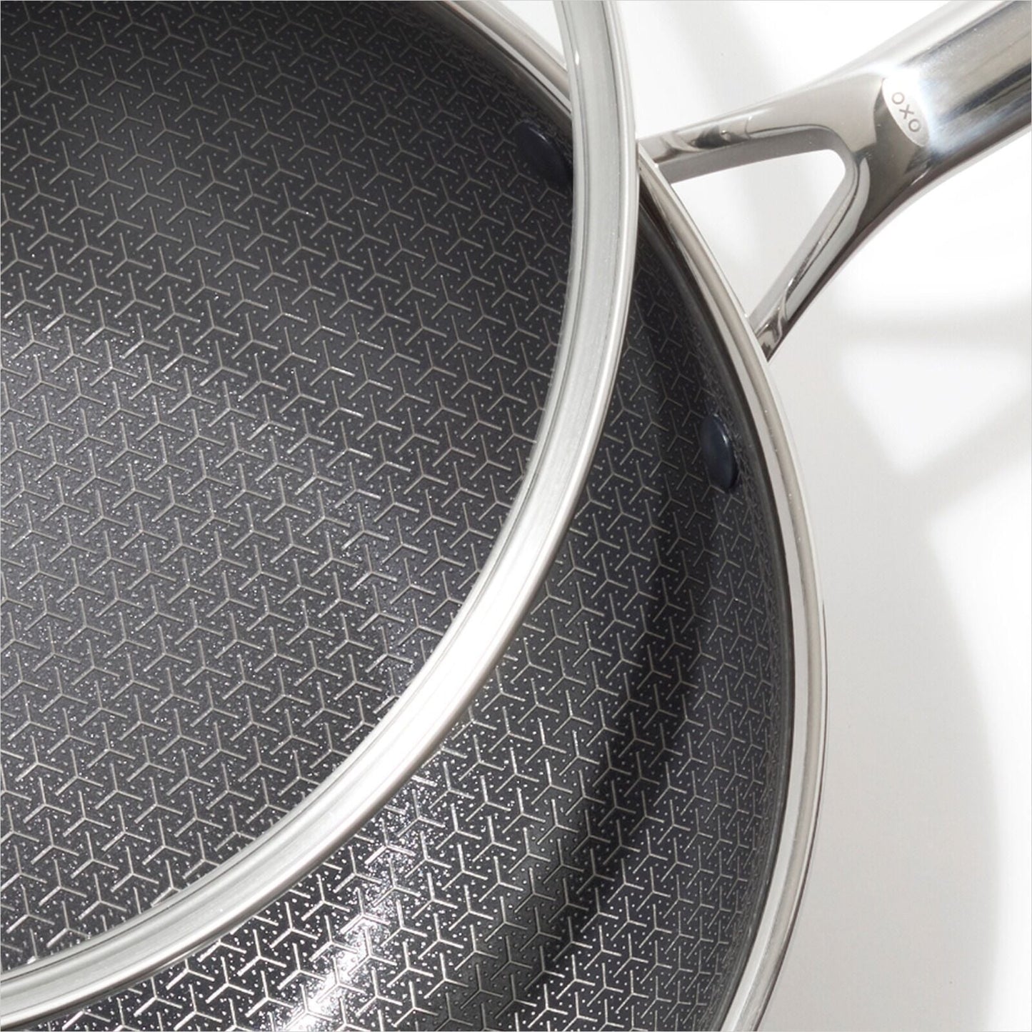 trident-hybrid-non-stick-stainless-steel-5-qt-wok-with-lid-c8 oxo_cc010464-001_trident-12in-wok_ss_pdp_03.jpeg