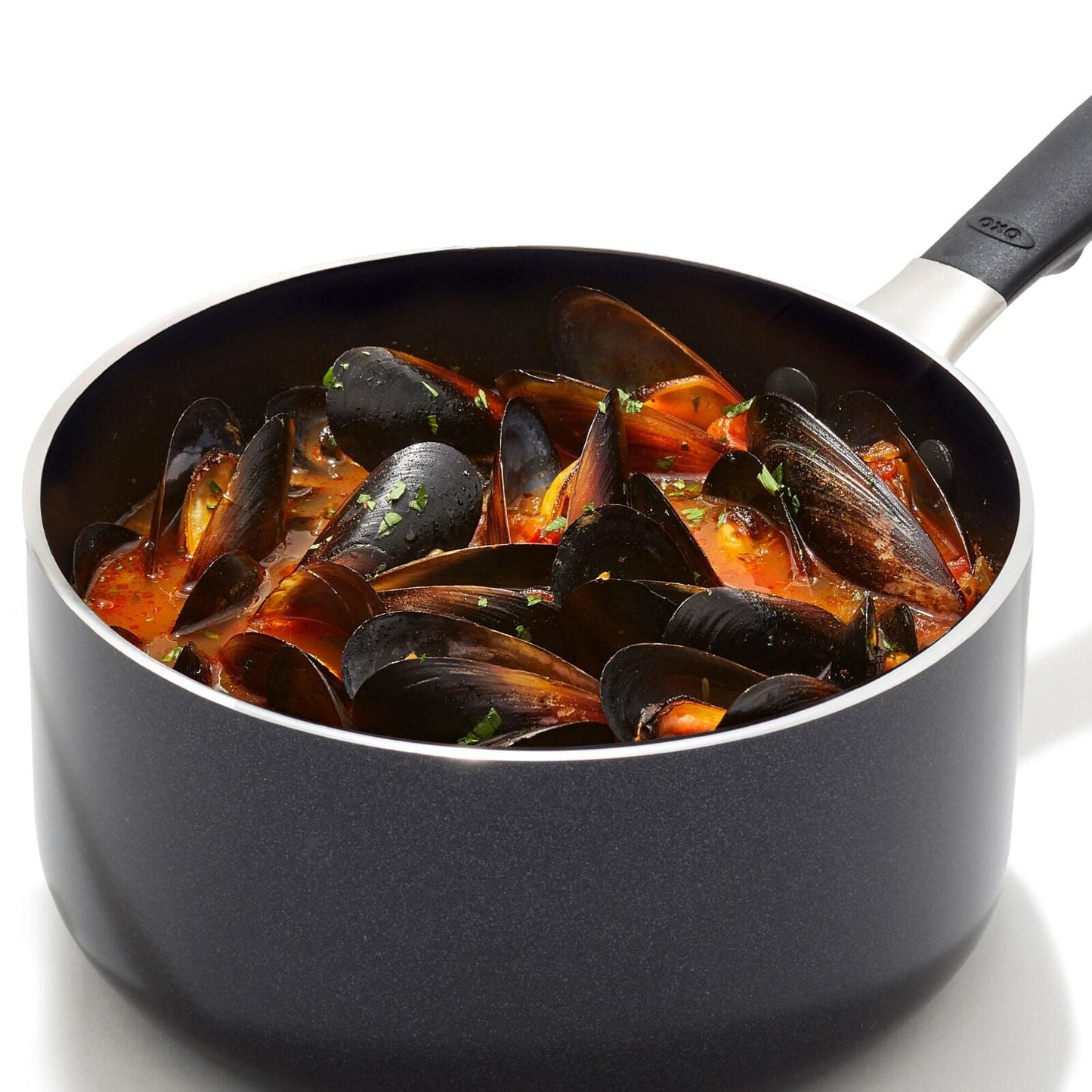 non-stick-pro-every-day-1-6-qt-saucepan-with-lid-l9 oxo_cc010467-001_nonstick-everyday-1p6qt-saucepan_pdp_02.jpg