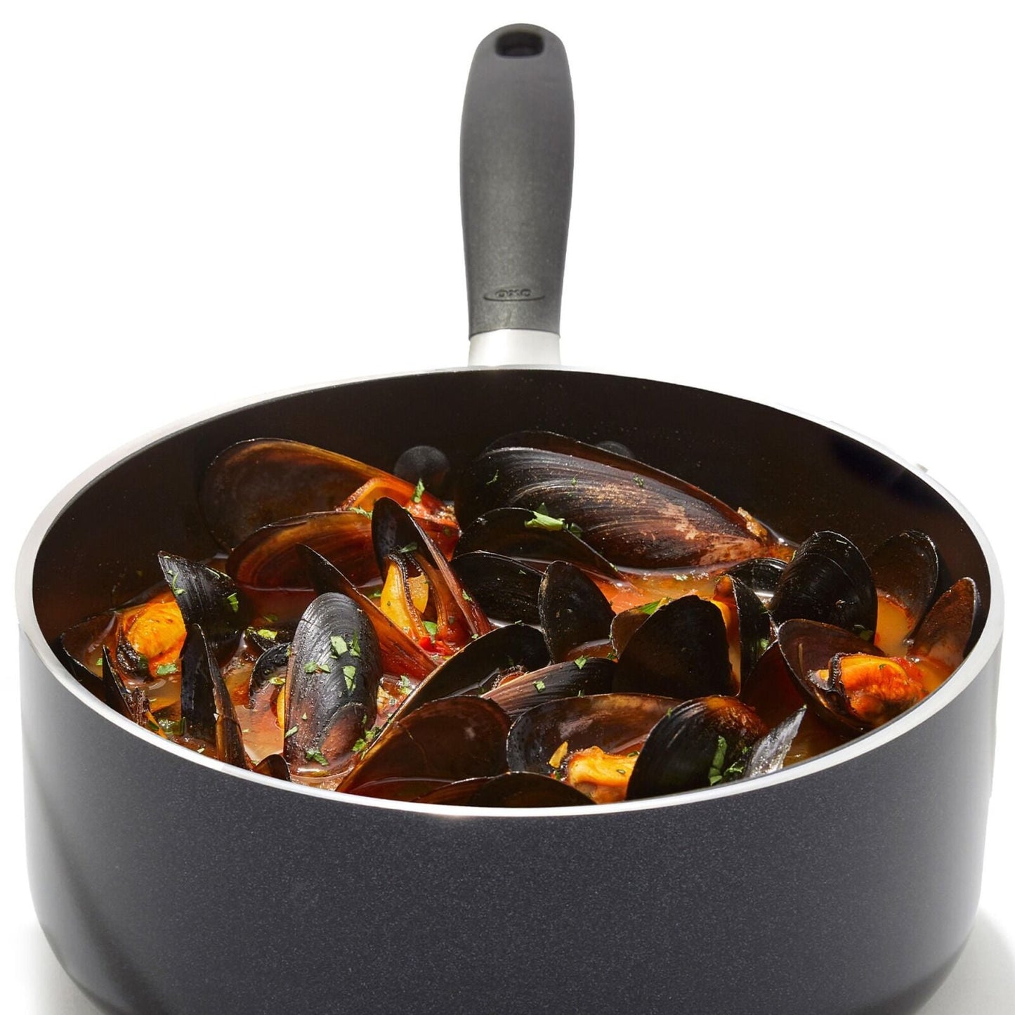 non-stick-pro-every-day-1-6-qt-saucepan-with-lid-l9 oxo_cc010467-001_nonstick-everyday-1p6qt-saucepan_pdp_05.jpg