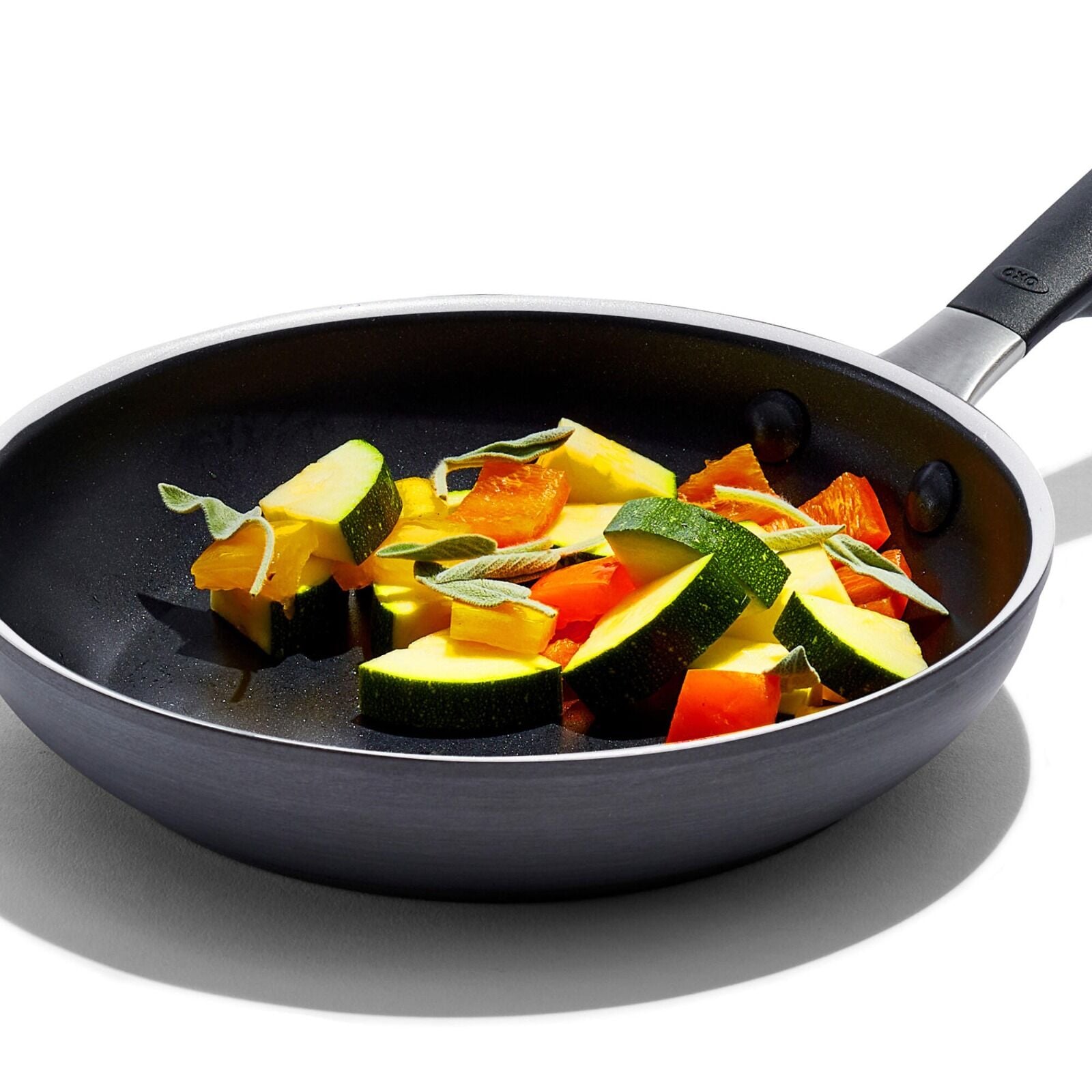 non-stick-pro-every-day-8-inch-frypan-a8 oxo_cc010468-001_nonstick-everyday-8in-fry-pan_pdp_03.jpg