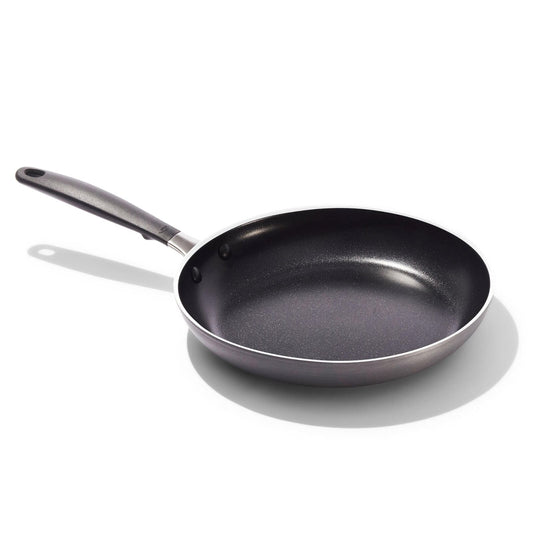 non-stick-pro-every-day-10-inch-fry-pan-i2 oxo_cc010469-001_nonstick-everyday-10in-fry-pan_pdp_01.jpg