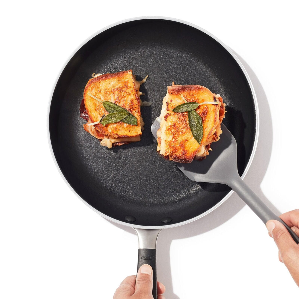 non-stick-pro-every-day-10-inch-fry-pan-i2 oxo_cc010469-001_nonstick-everyday-10in-fry-pan_pdp_05.jpg