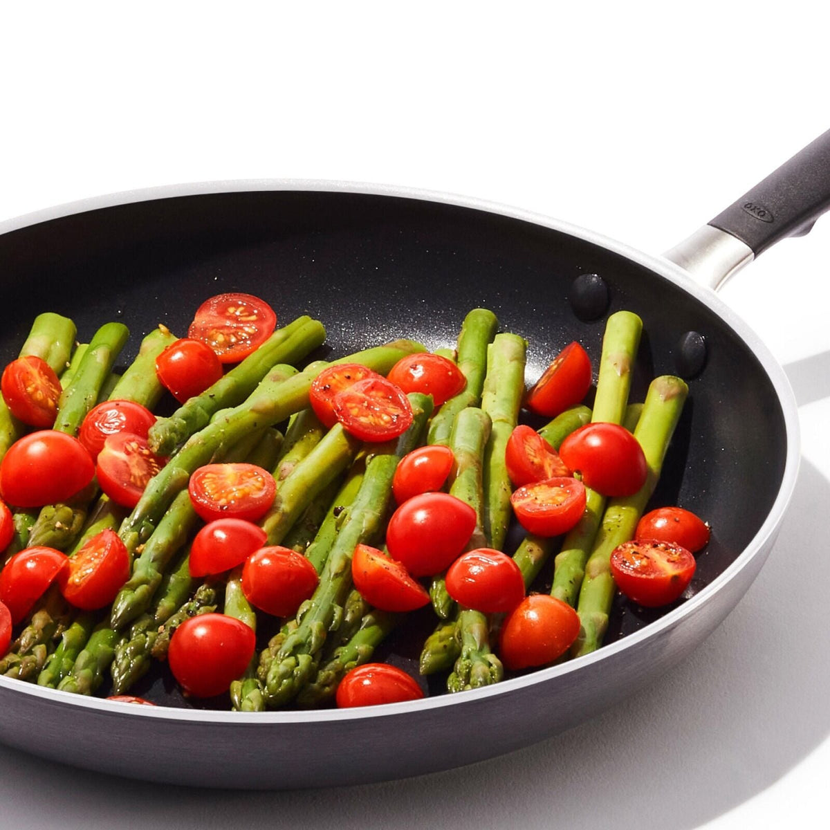 non-stick-pro-every-day-12-inch-frypan-s3 oxo_cc010470-001_nonstick-everyday-12in-fry-pan_pdp_05.jpg
