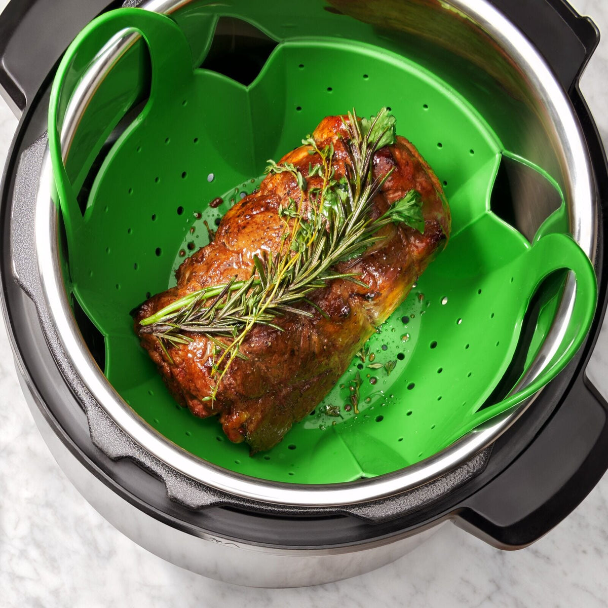 silicone-steamer-t7 oxo_food_silicone_steamer-1142380_011.jpg