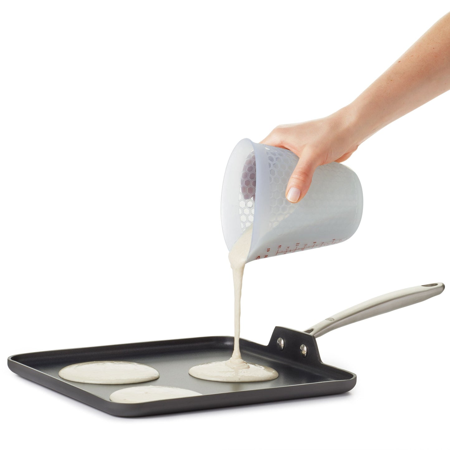2-cup-squeeze-and-pour-silicone-measuring-cup-q1 oxo_good_grips_silicone_measuring_cup_-_batter.jpg