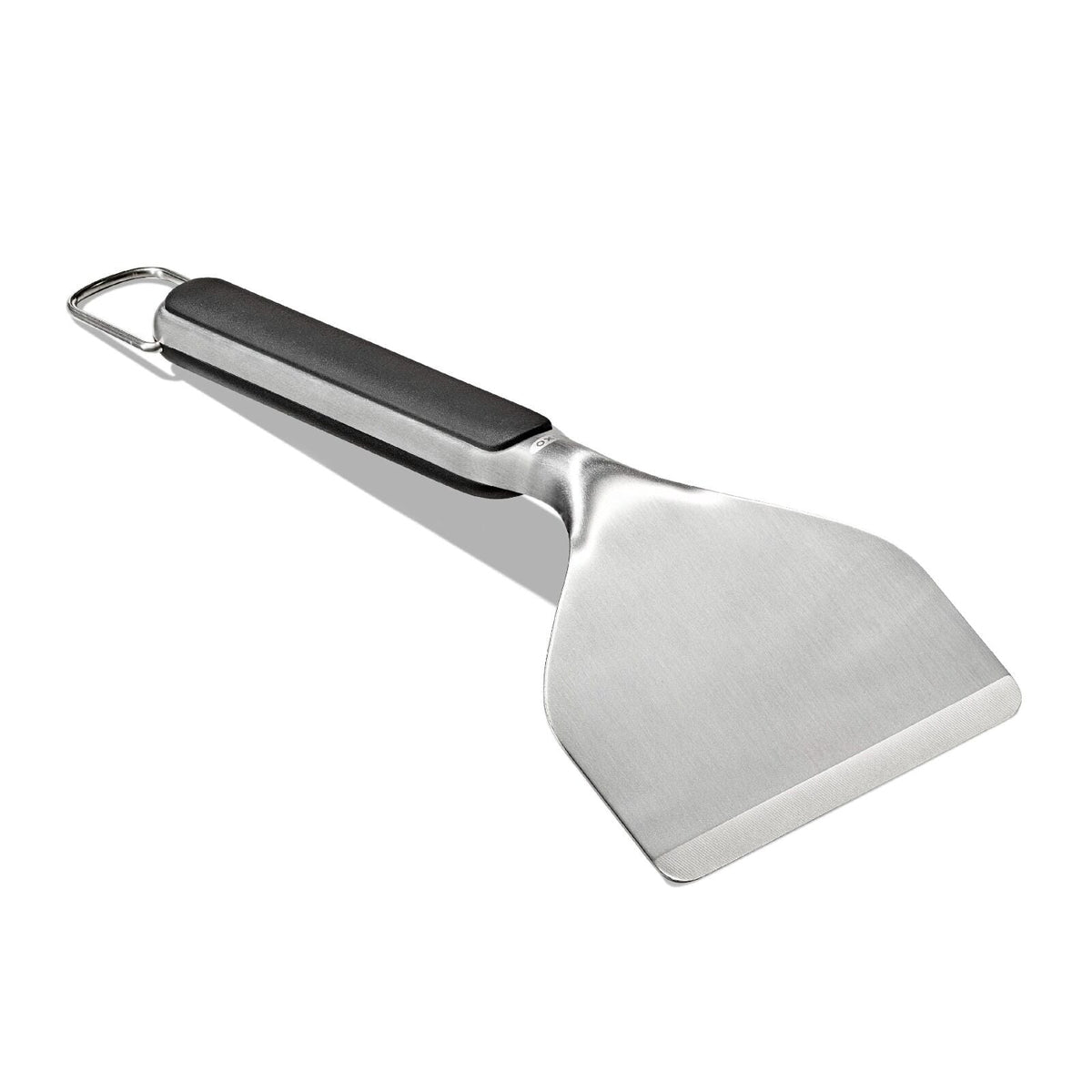 griddle-scraper-k6 oxo_griddle-scraper_apdp_00_main__1.jpeg