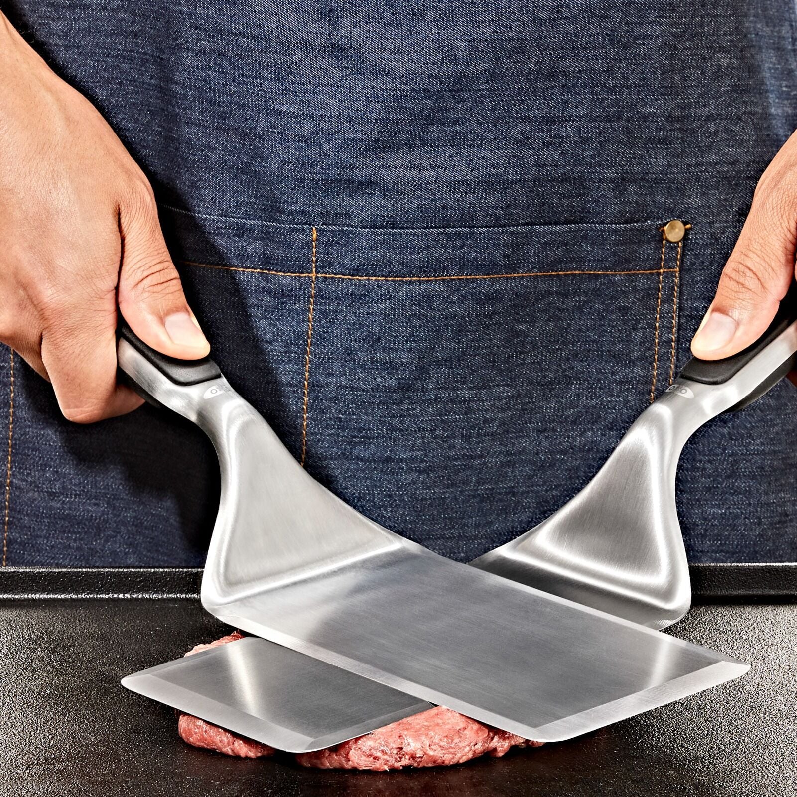 large-griddle-turner-c9 oxo_griddle-turner_pdp_06.jpeg