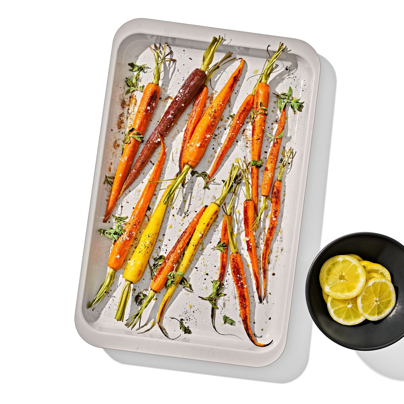 non-stick-pro-ceramic-coated-metal-bakeware-half-sheet-pan-p0 oxo_half-sheet-pan_pdp_01_1.jpg