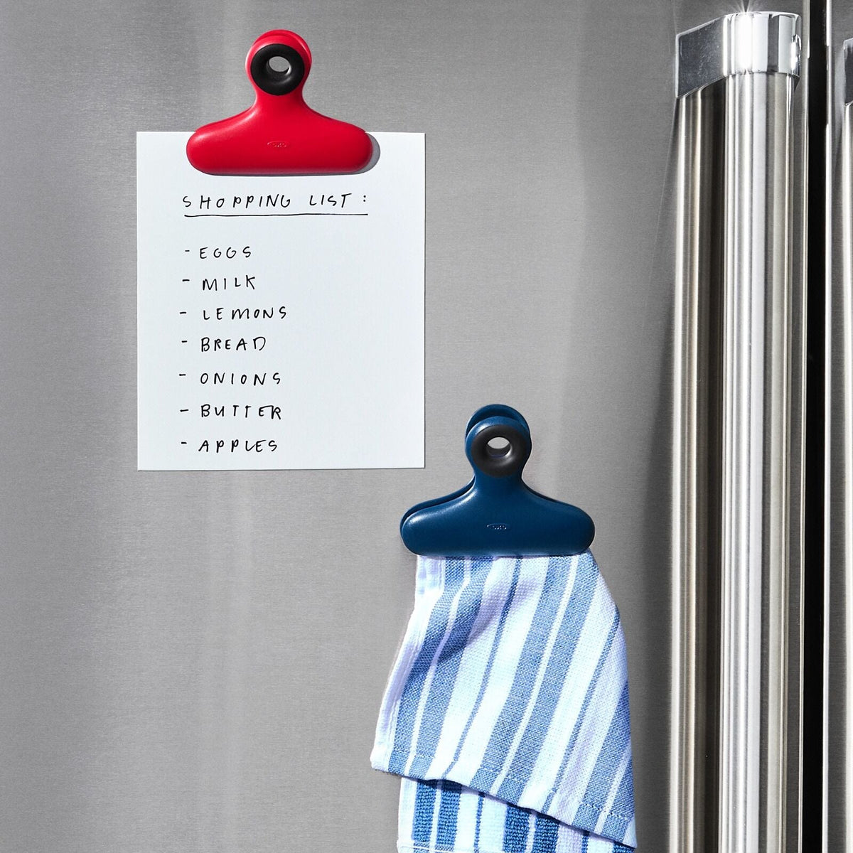 magnetic-heavy-duty-clips-4-piece-l4 oxo_heavy-duty_clips-13362600_011.jpg