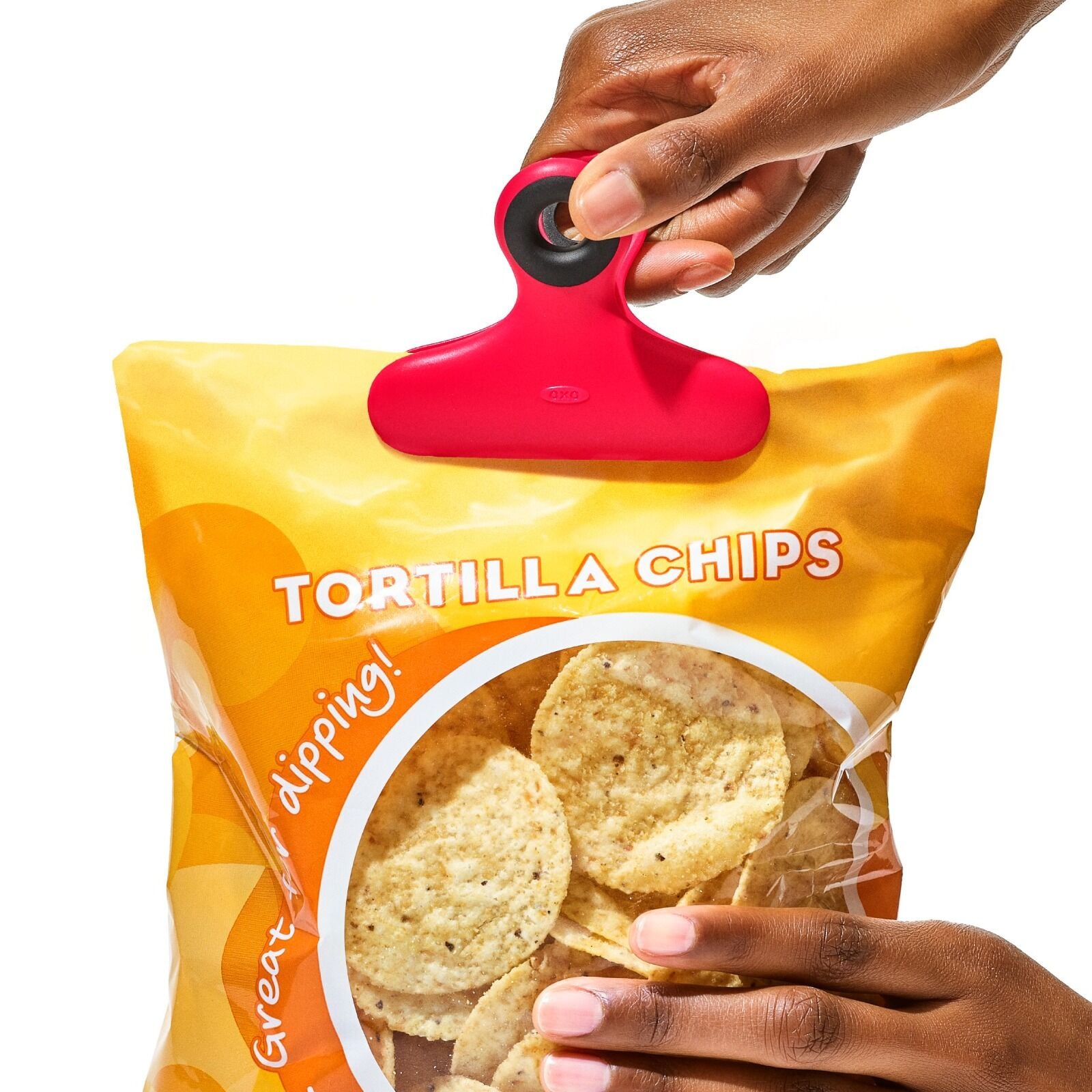 magnetic-heavy-duty-clips-4-piece-l4 oxo_heavy-duty_clips-13362600_014.jpg