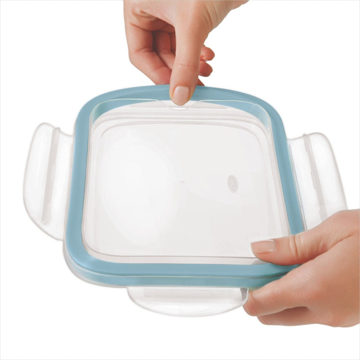 smart-seal-1-6-cup-glass-rectangle-container-arctic-blue-y7 oxo_smartseal_rectangle-glass-arctic_pdp_05_2.jpeg