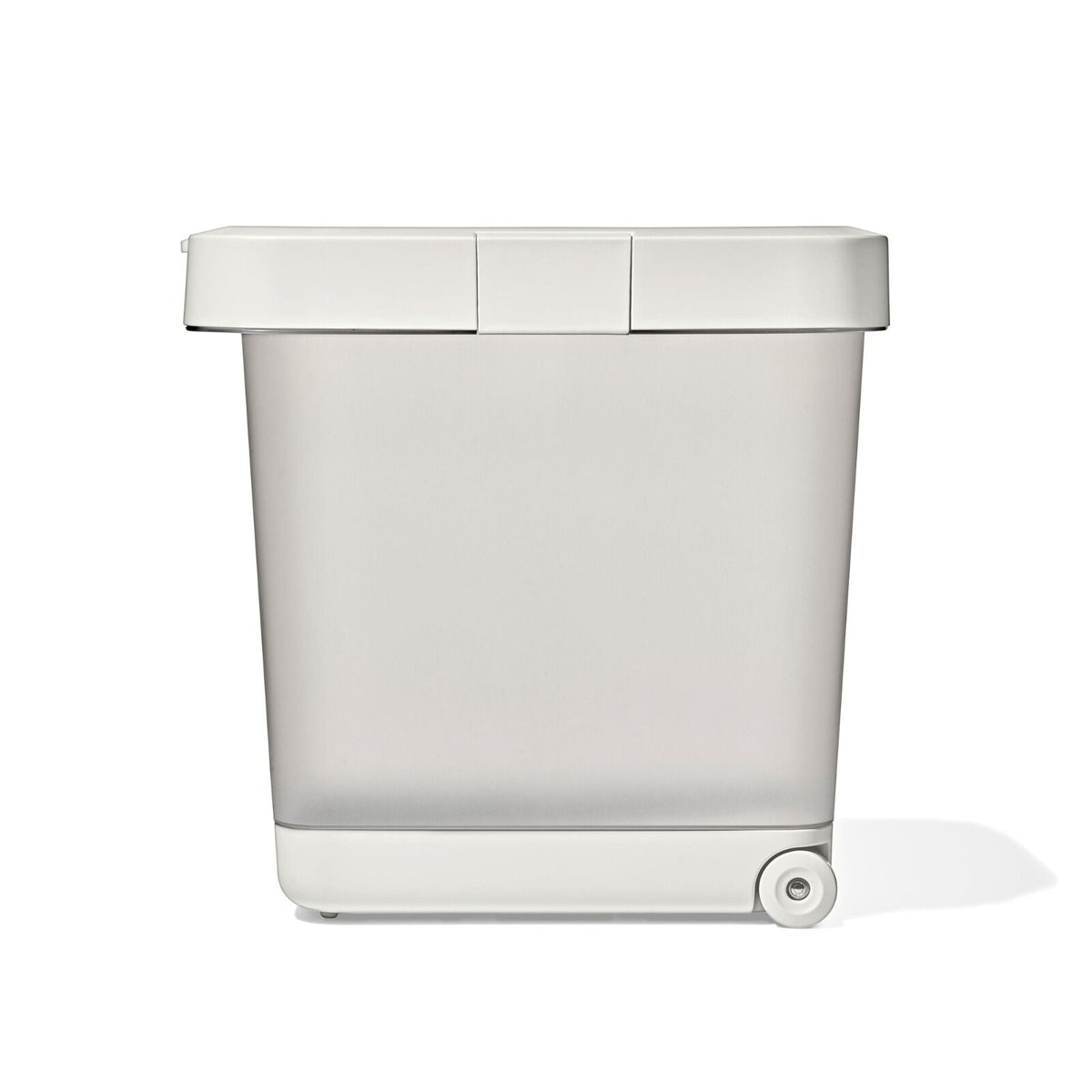 oxo-pet-airtight-food-container-with-scoop-large-e3 pet_7301500_airtight-food-container-large_pdp_07.jpeg