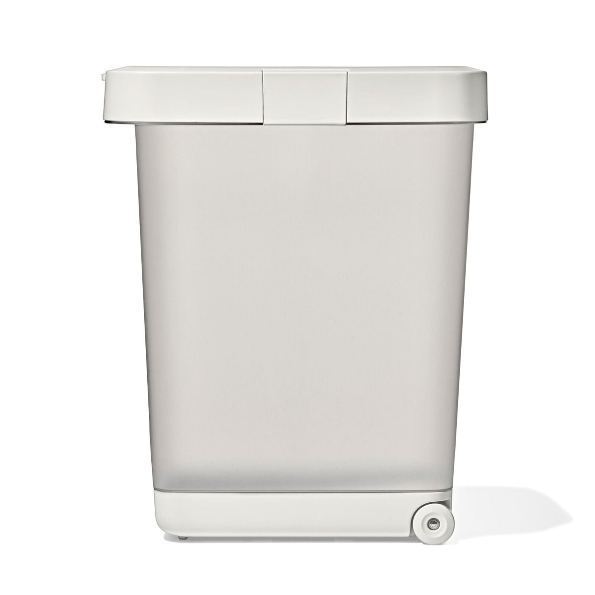 oxo-pet-airtight-food-container-with-scoop-extra-large-f4 pet_7301600_airtight-food-container-extra-large_pdp_07.jpeg