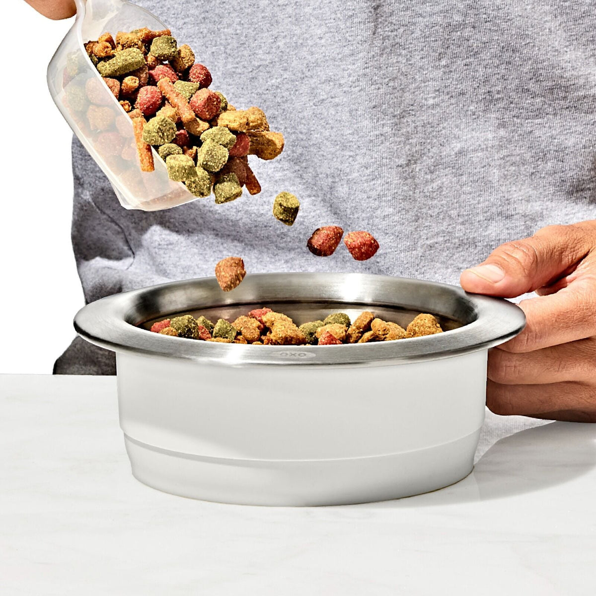 oxo-pet-nonslip-bowl-small-1-cup-240-ml-k7 pet_nonslip-bowls-slow-feeders_pdp_04_4.jpeg