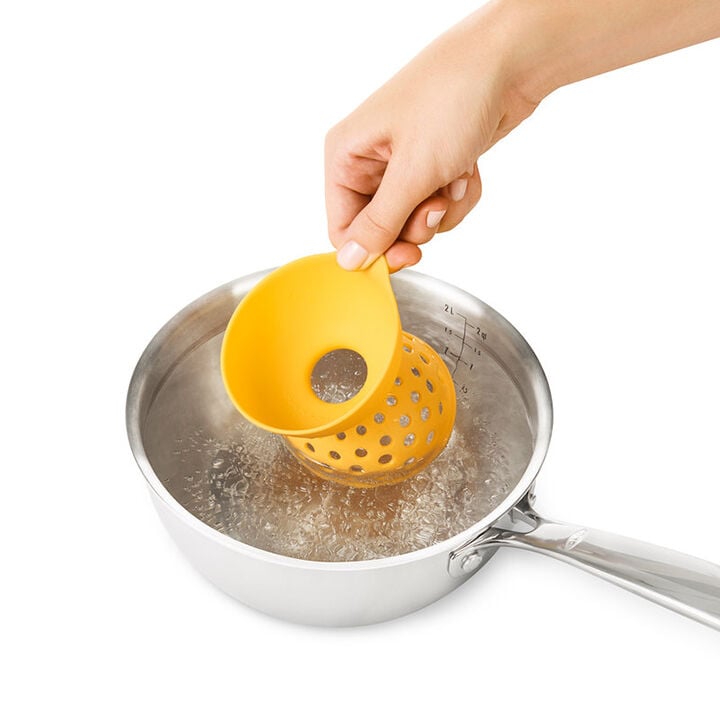 silicone-egg-poacher-set-of-2-q4 poacher_4.jpg