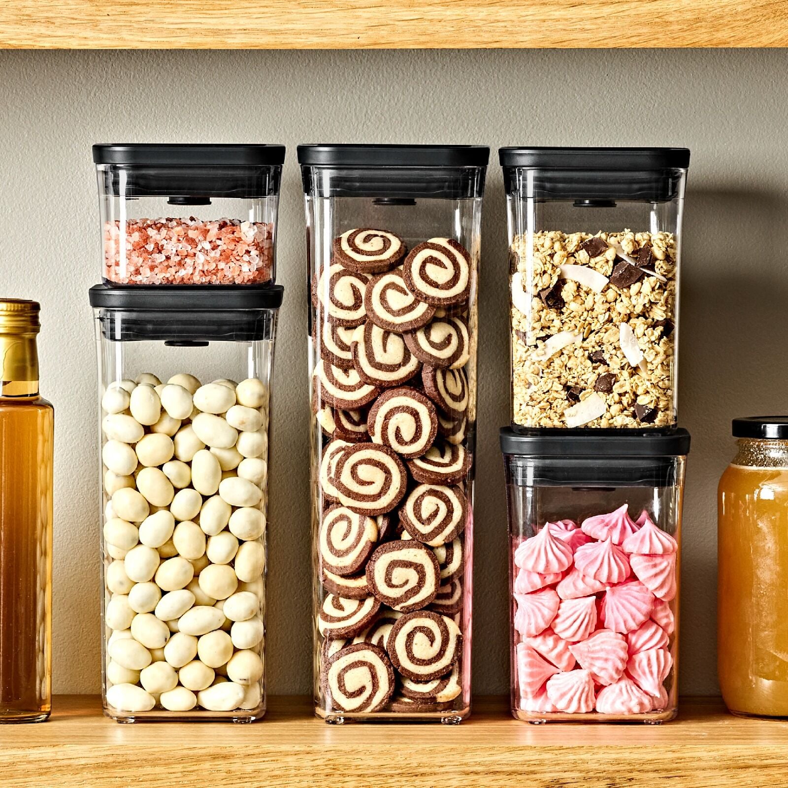 pop-container-rectangle-short-1-7-qt-1-6-l-matte-black-y9 pop-matte-neutrals-black_pdp_05_4_.jpg