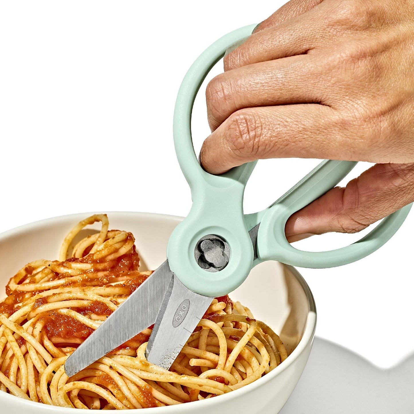 on-the-go-food-scissors-with-case-o4 tot_61176600_baby-food-scissors-opal_pdp_04.jpeg