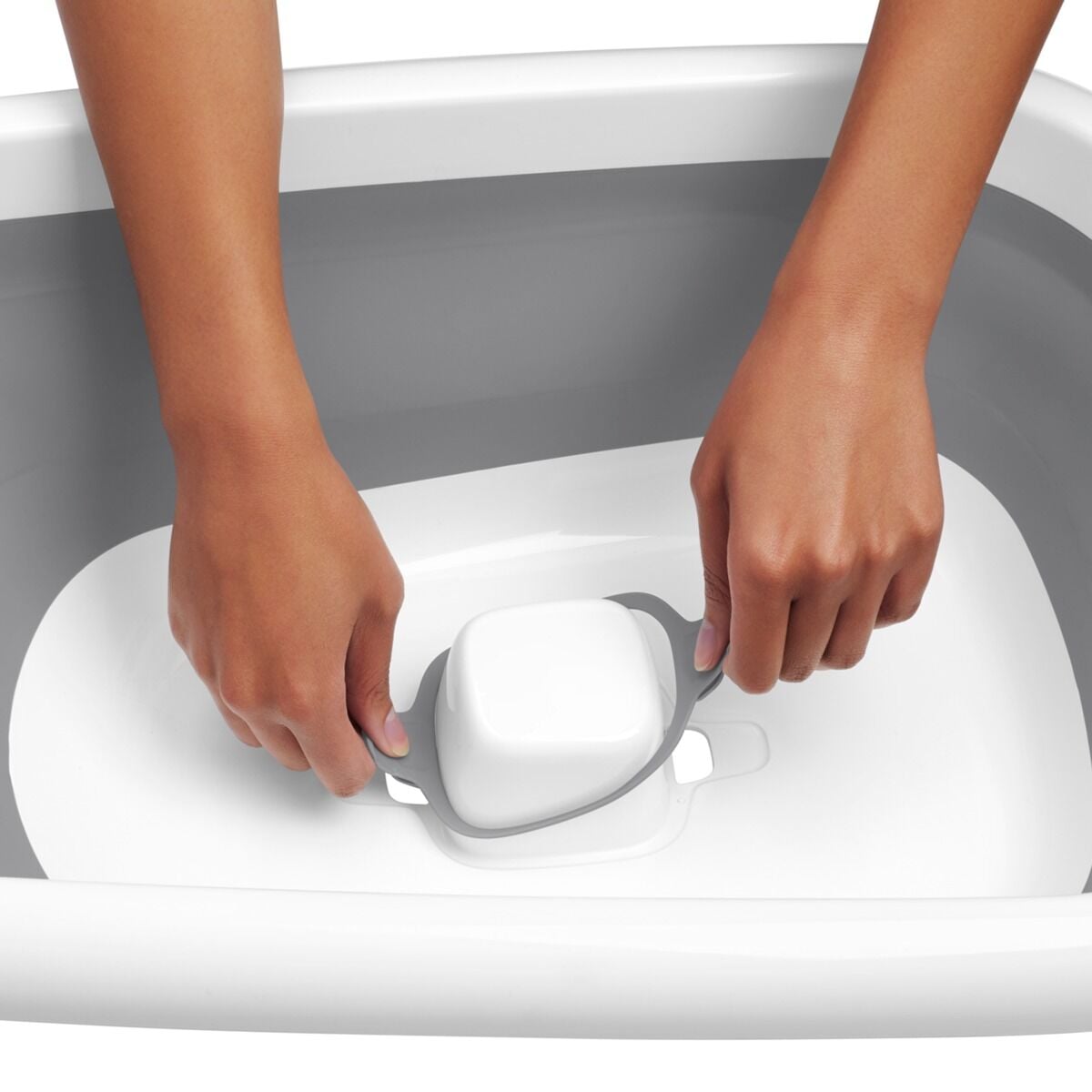 splash-and-store-bathtub-b3 tot_63142700_4.jpg