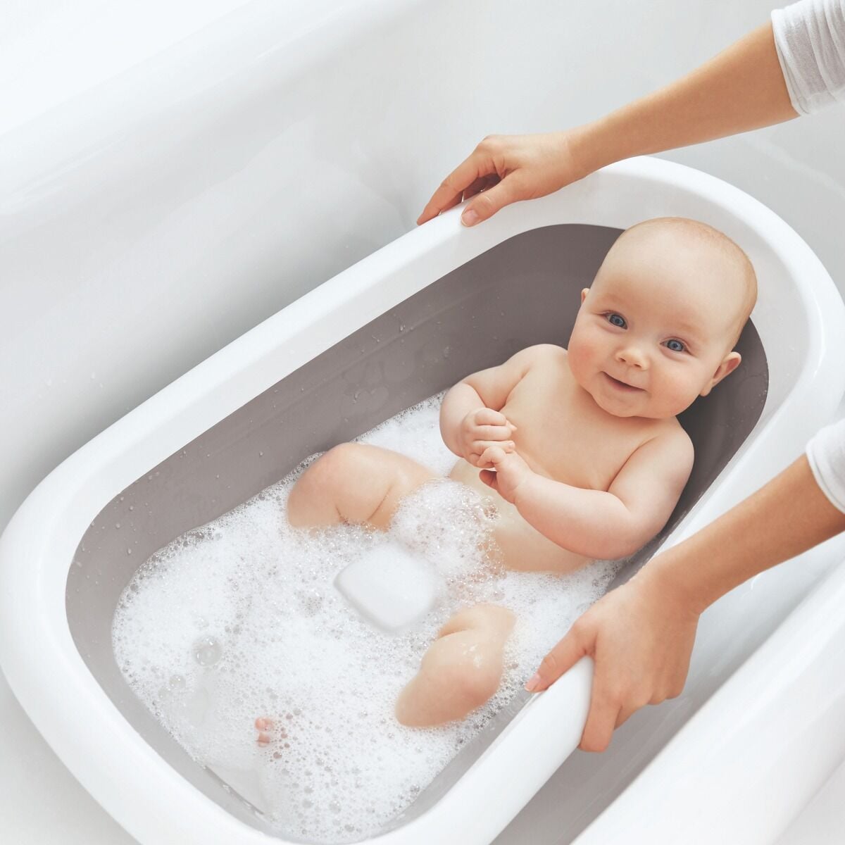 splash-and-store-bathtub-b3 tot_63142700_4g.jpg