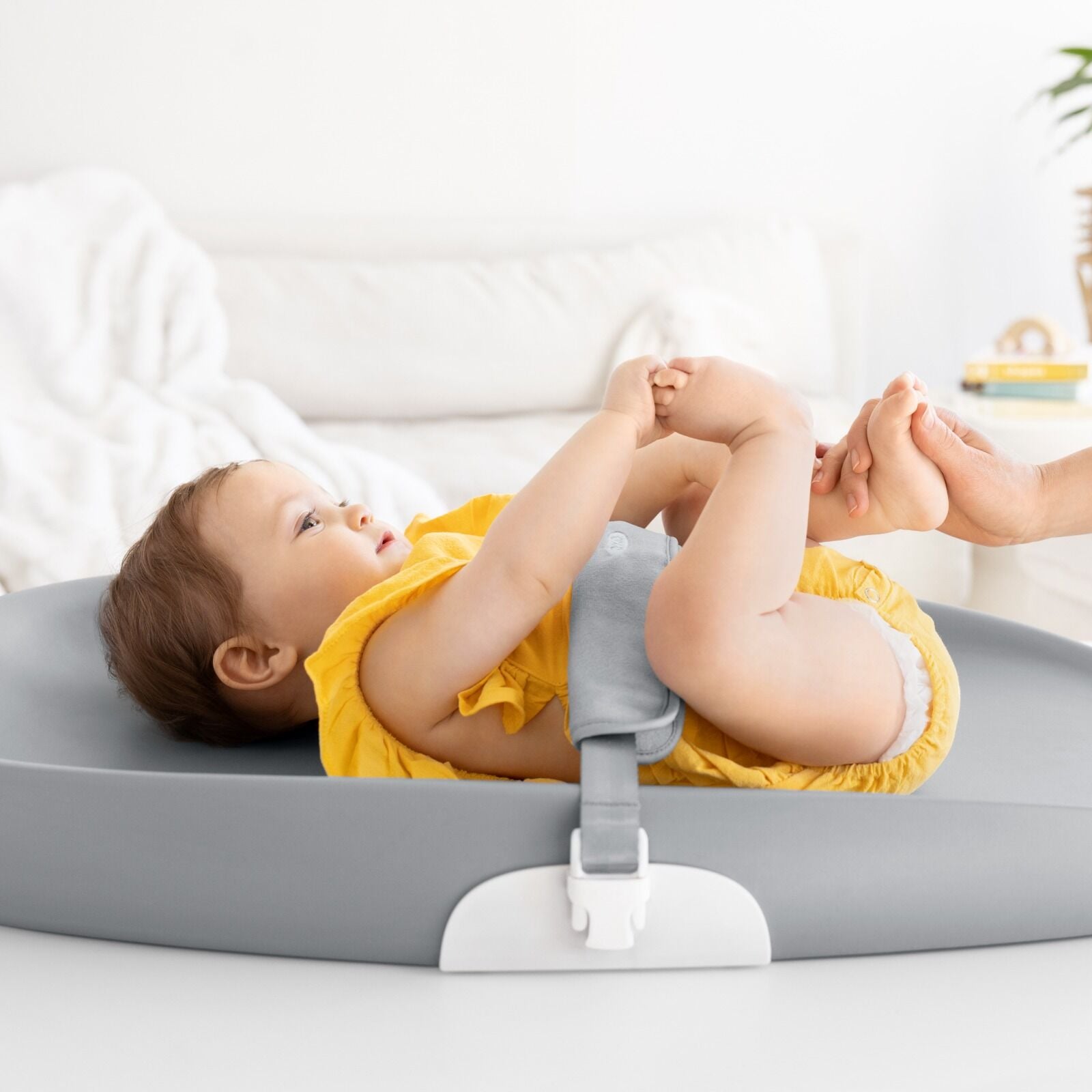 tot-changing-pad-gray-m6 tot_63154800_changingpad_pdp_02.jpg