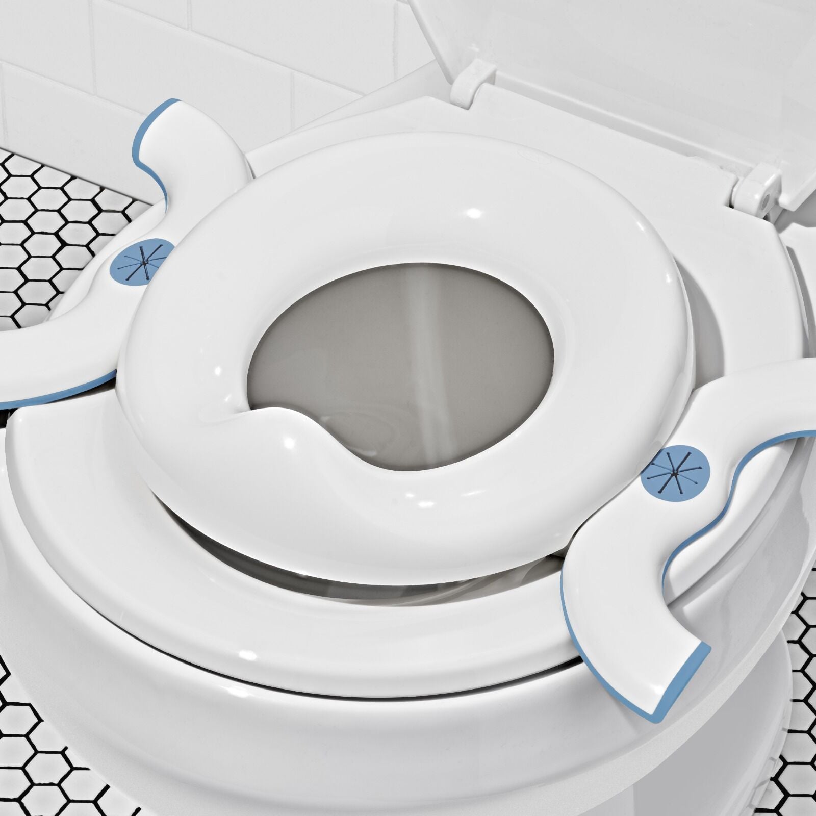 oxo-tot-2-in-1-go-potty-dusk-a2 tot_63172100_2in1-go-potty-dusk_pdp_03.jpeg