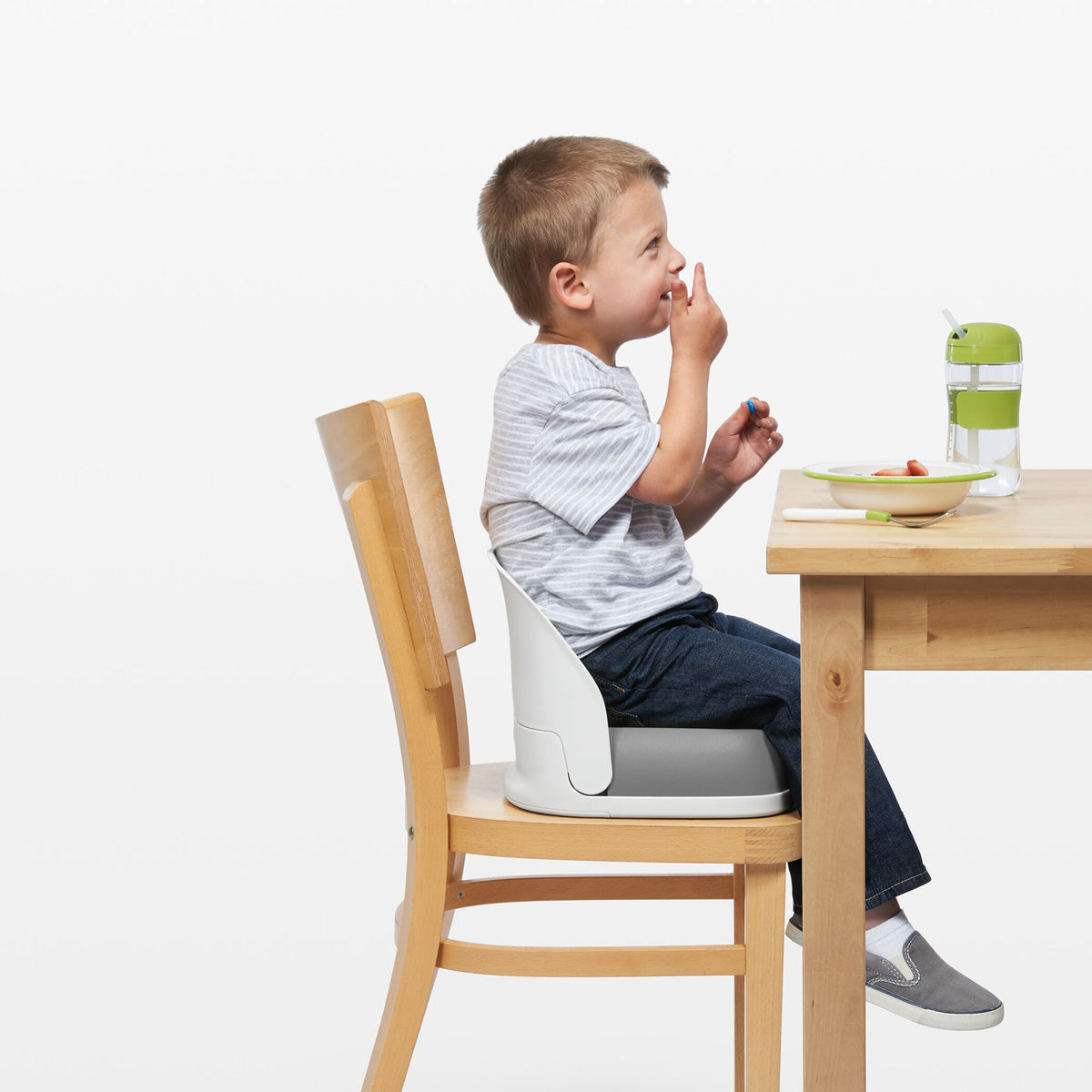 perch-booster-seat-with-straps-i0 tot_6394300_3a.jpg